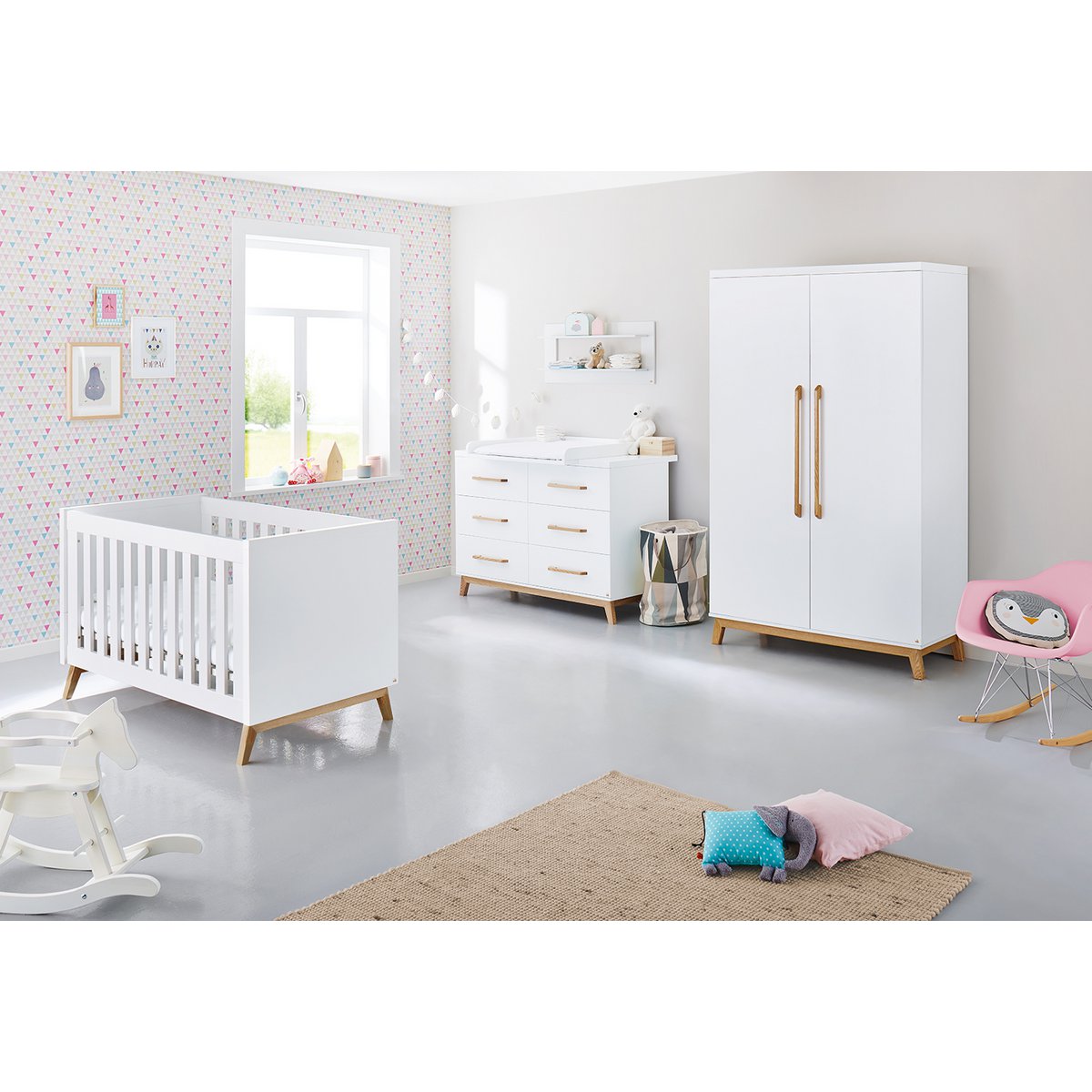 Startset 'Riva' extra breed, incl. wandplank4 delen: ledikant, extra brede commode, 2-deurs kledingkast, wandplank