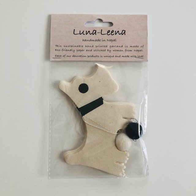 Luna-Leena slinger hond ecopapier gebroken wit wanddecoratie - L1,82cm - handgemaakt in Nepal