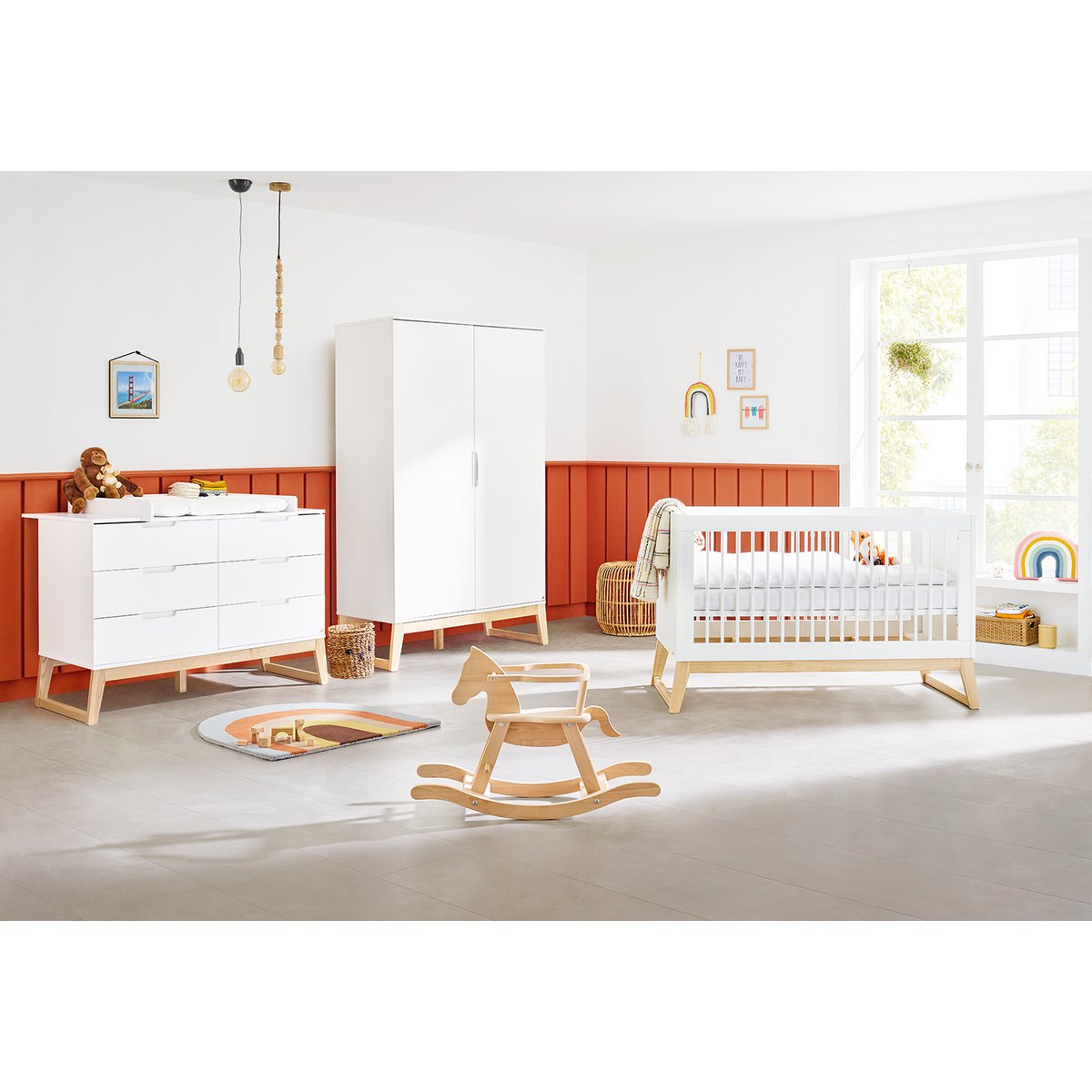 Startset 'Brug' extra breed3 delen: ledikant, extra brede commode, 2-deurs kledingkast