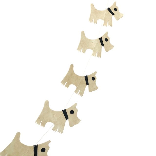 Luna-Leena slinger hond ecopapier gebroken wit wanddecoratie - L1,82cm - handgemaakt in Nepal