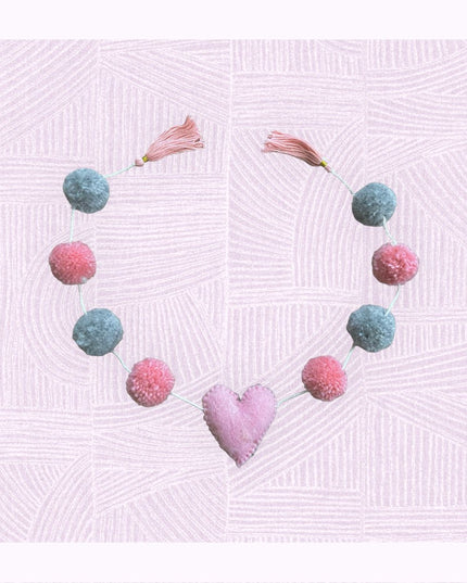 Luna-Leena slinger hart - pompon roze/grijs wanddecoratie - L 75cm - 100% zachte wol - handgemaakt in Nepal