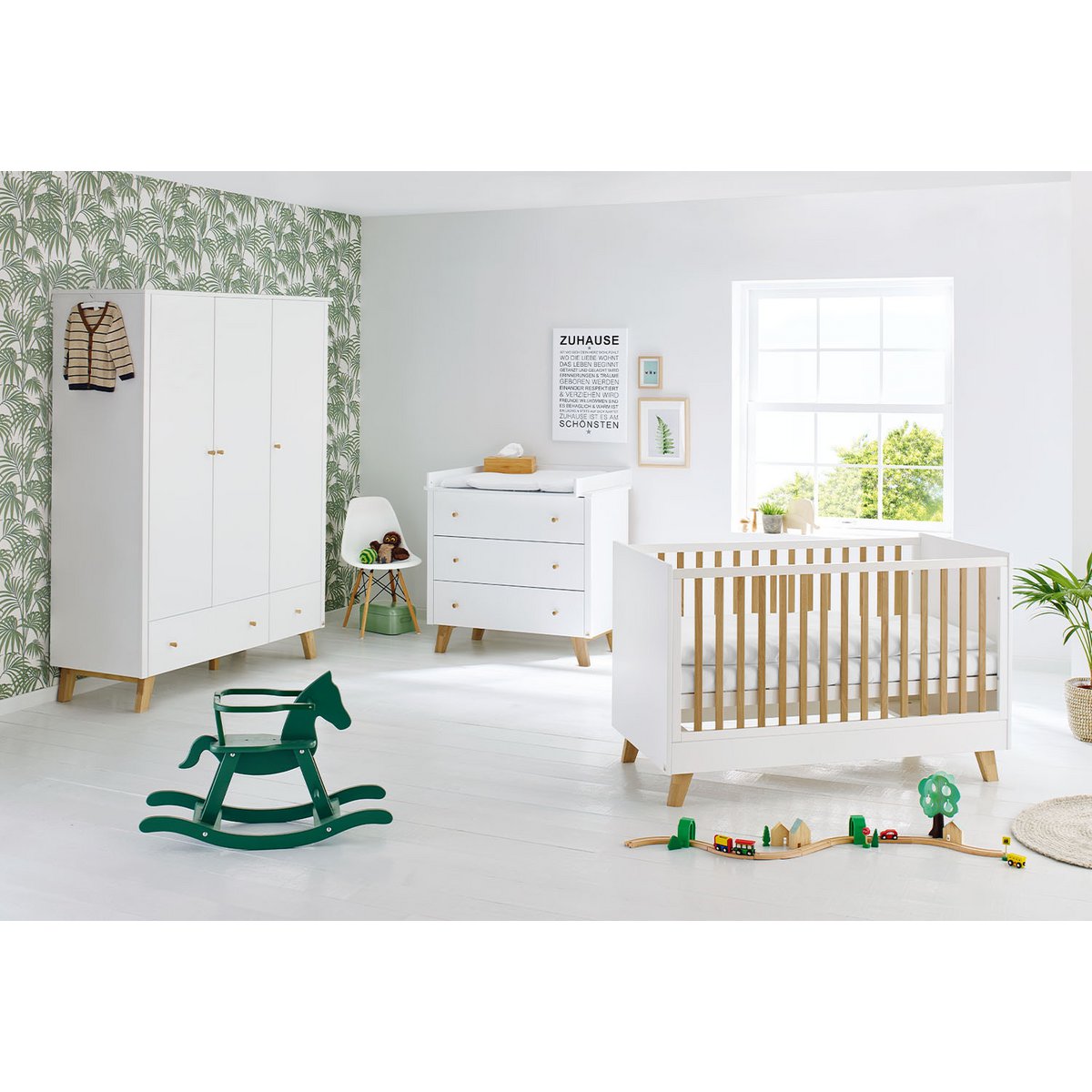 Startset 'Pan' breed groot3 delen: ledikant, brede commode, grote kledingkast