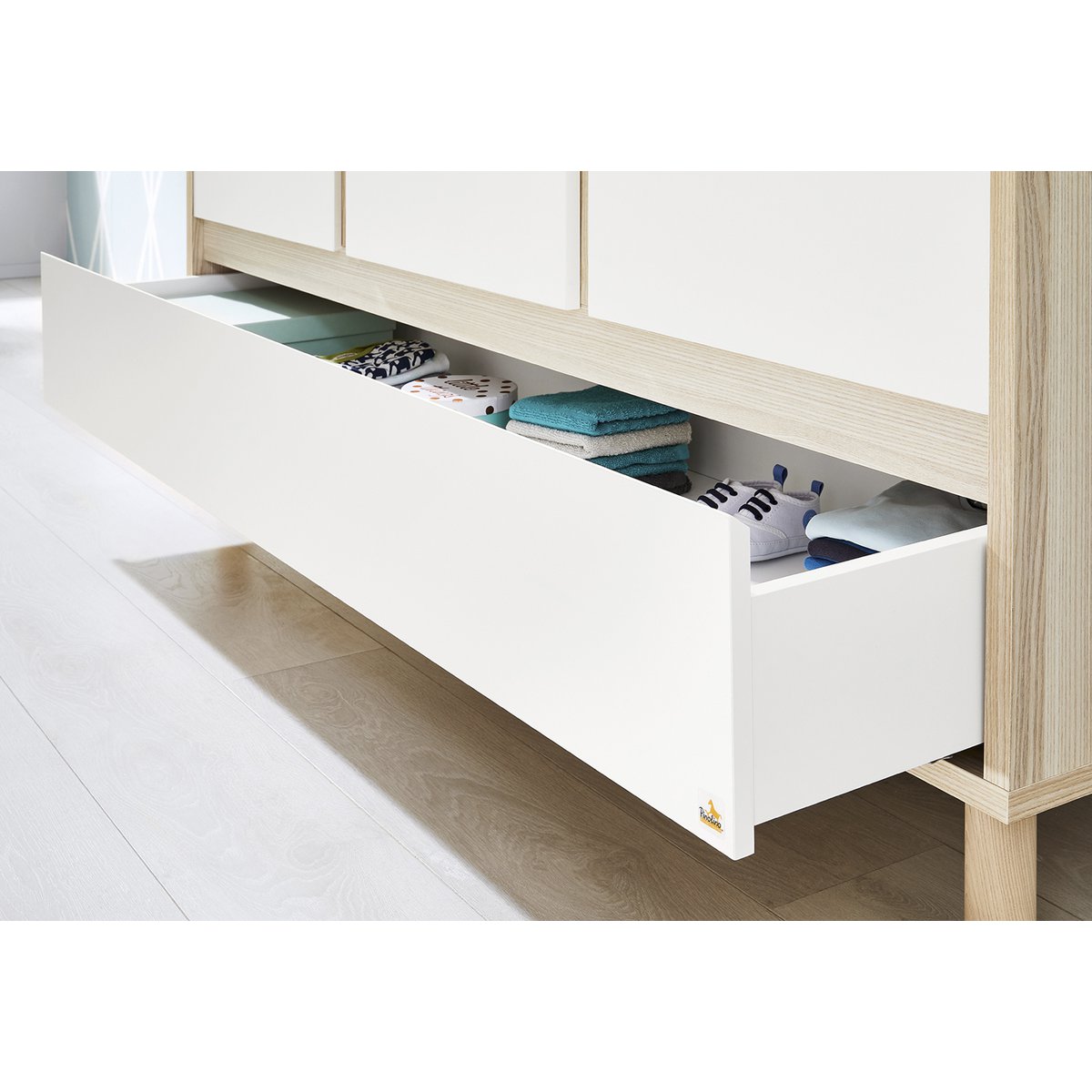 Startset 'Flow' breed groot3 delen: ledikant, brede commode, grote kledingkast
