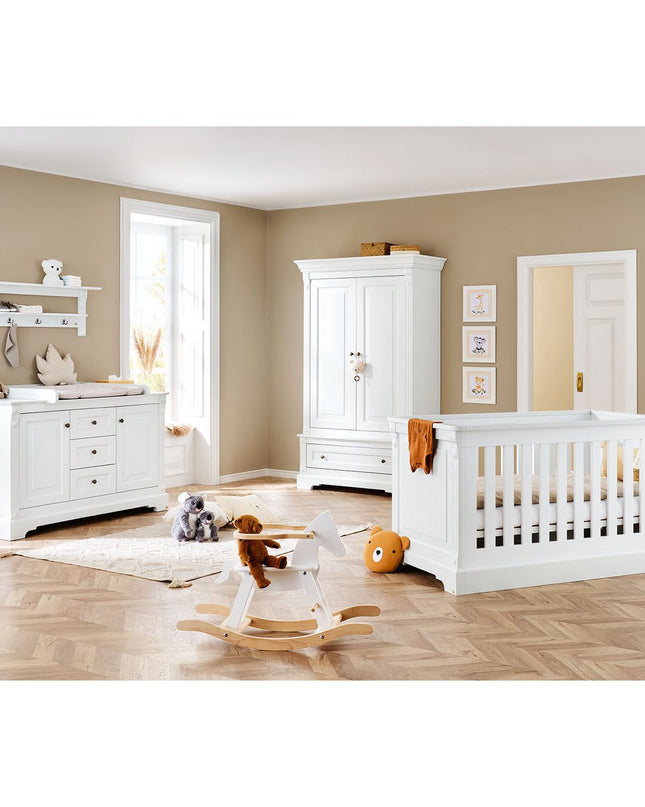 Startset 'Emilia' extra breed, incl. wandplank4 delen: ledikant, extra brede commode, 2-deurs kledingkast, wandplank
