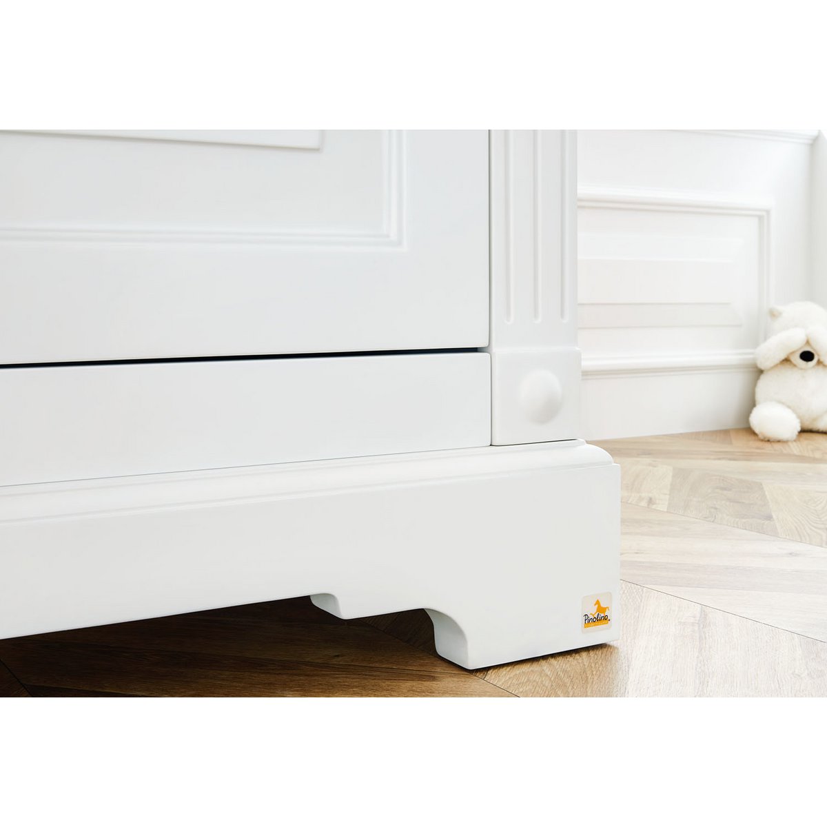 Startset 'Emilia' breed groot, incl. wandplank4 delen: ledikant, brede commode, grote kledingkast, wandplank