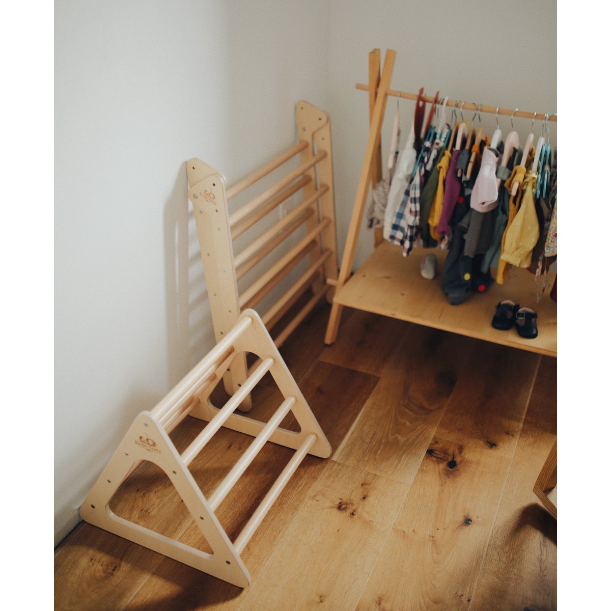 Kinderfeets Houten Pikler Driehoek / Triangle Klimrek / Klimdriehoek - Small- Baby, dreumes, peuter, kleuter