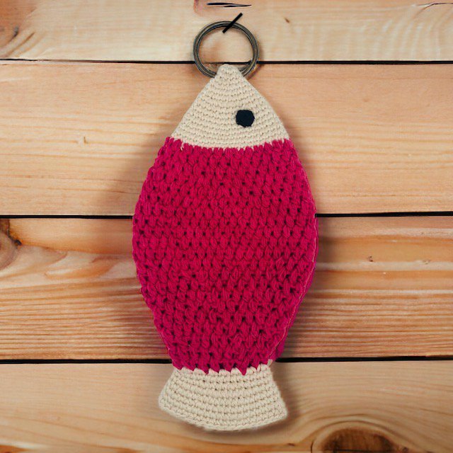 Luna-Leena wanddecoratie grote vis - fuchsia - biologisch katoen - handgehaakt in Nepal (kopie)