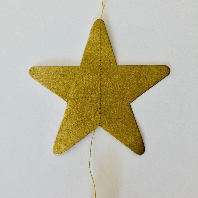 Luna-Leena sterrenslinger ecopapier goud wanddecoratie- L1,82 cm - handgemaakt in Nepal