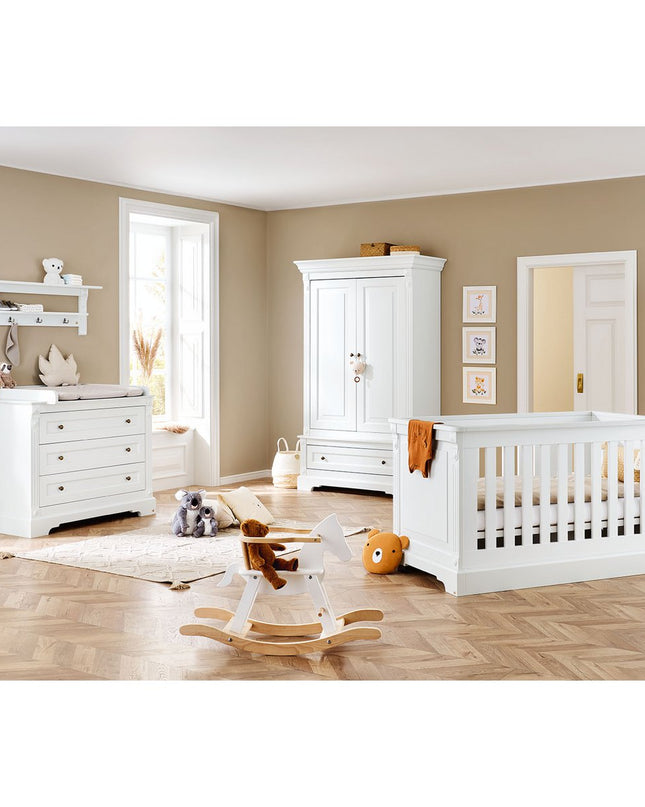 Startset 'Emilia' breed, incl. wandplank4 delen: ledikant, brede commode, 2-deurs kledingkast, wandplank