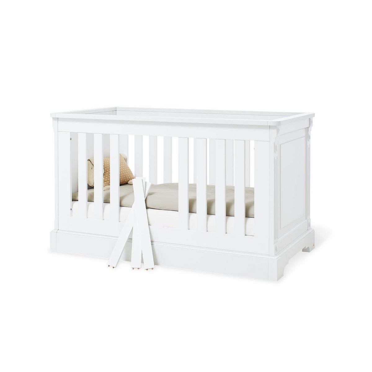 Startset 'Emilia' extra breed, incl. wandplank4 delen: ledikant, extra brede commode, 2-deurs kledingkast, wandplank