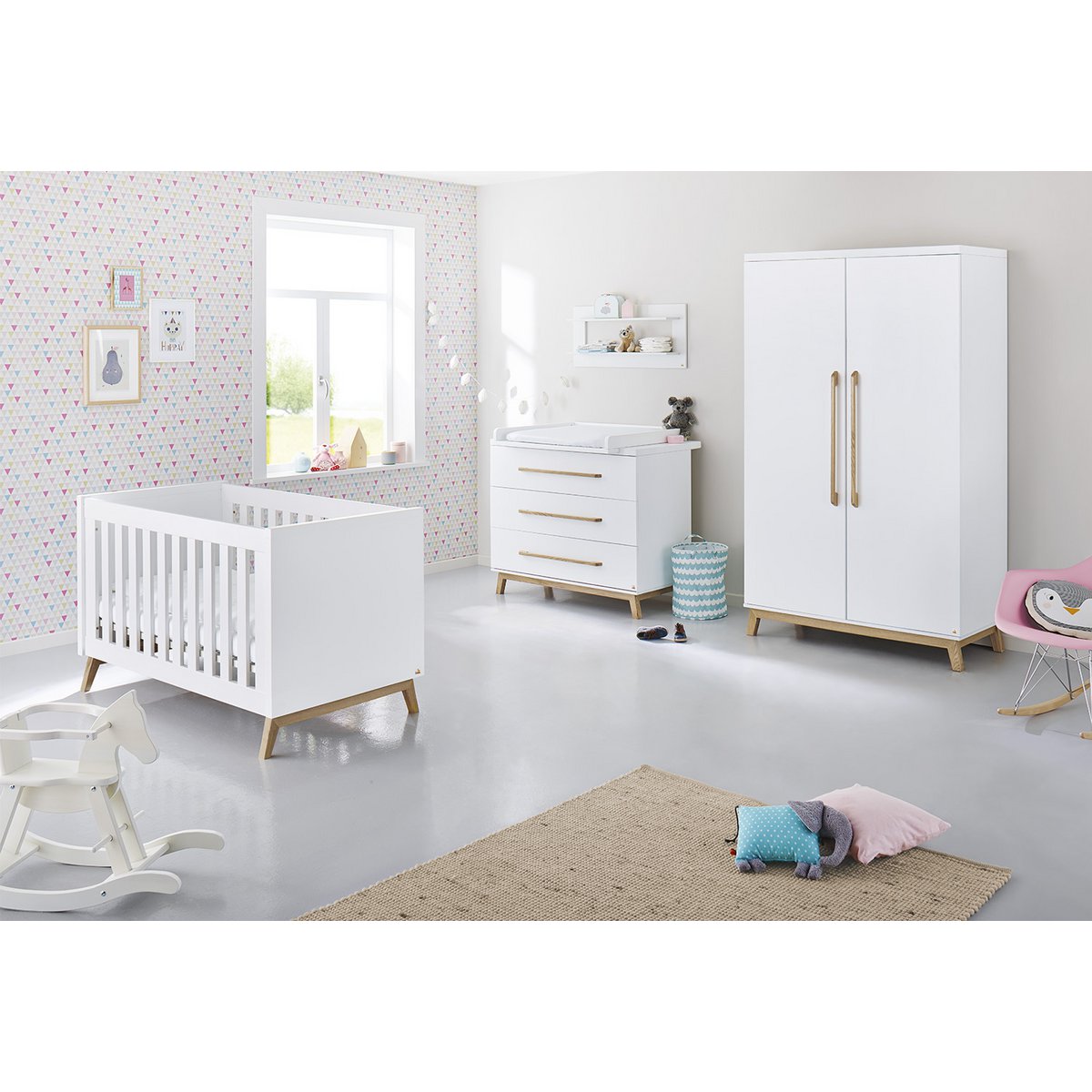 Startset 'Riva' breed, incl. wandplank4 delen: ledikant, brede commode, 2-deurs kledingkast, wandplank