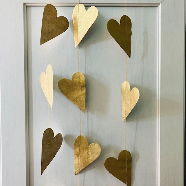 Luna-Leena slinger hart - ecopapier goud - wanddecoratie - L1,82cm - handgemaakt in Nepal