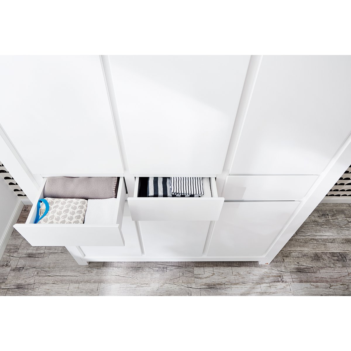Startset 'Milk' extra breed groot3 delen: ledikant, extra brede commode, grote kledingkast