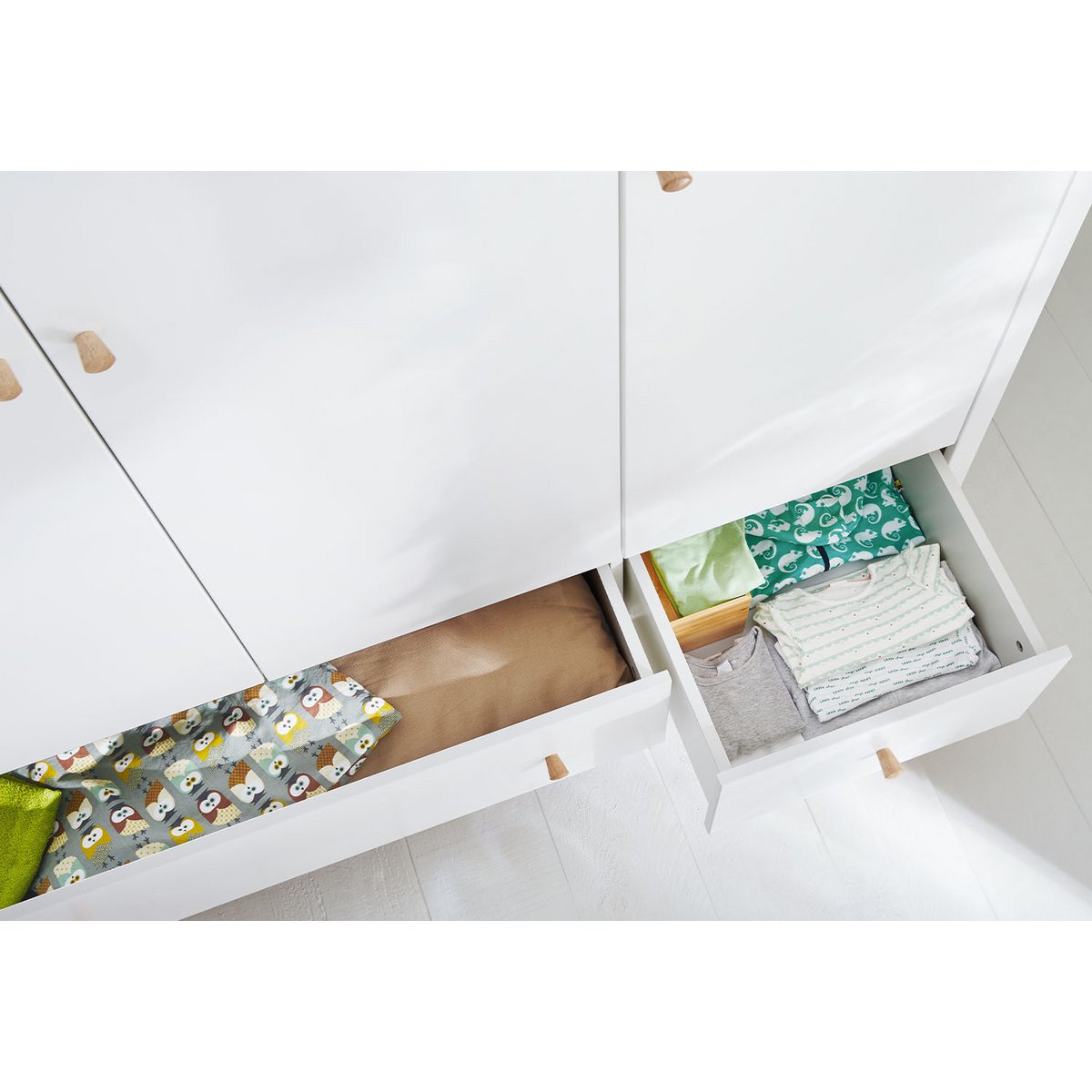 Startset 'Pan' extra breed groot3 delen: ledikant, extra brede commode, grote kledingkast