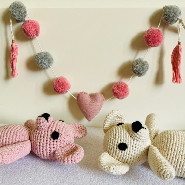 Luna-Leena slinger hart - pompon roze/grijs wanddecoratie - L 75cm - 100% zachte wol - handgemaakt in Nepal