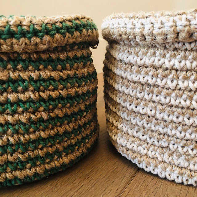Luna-Leena opbergmand laag met strepen H18cm - jute & groen katoen - handgehaakt in Nepal