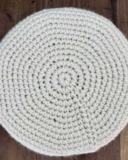 Luna -Leena kinderkruk met een off-white hoes - Sheep Wool & Wood - Handgehaakt in Nepal