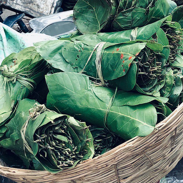 Luna-Leena opbergmand laag met strepen H18cm - jute & groen katoen - handgehaakt in Nepal