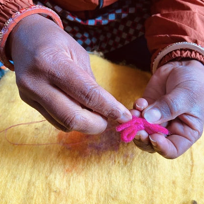 Luna -Leena haarspeldjes Bow (Set) - Fuchsia - Filt Wool - Handmade in Nepal