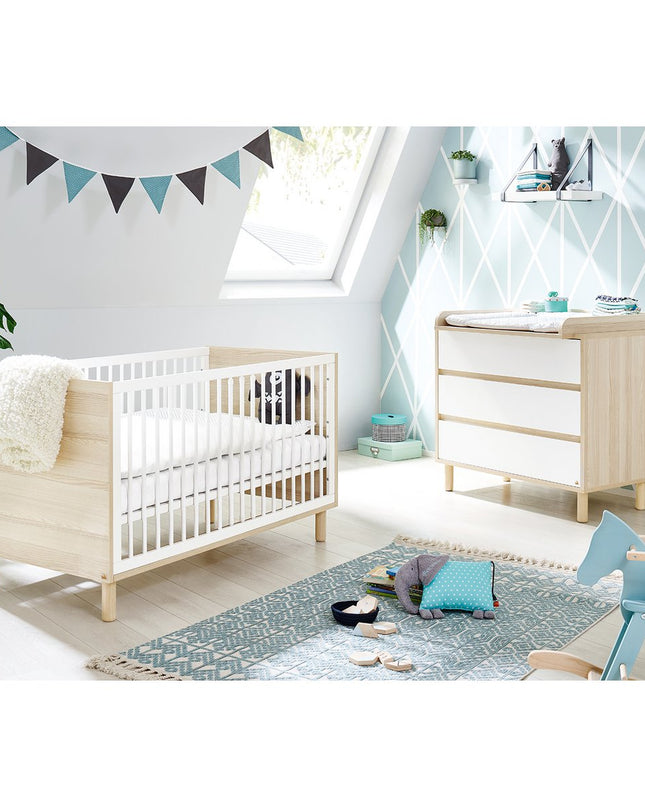 Startset 'Flow' breed
2 delen: ledikant, brede commode