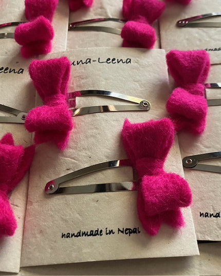 Luna -Leena haarspeldjes Bow (Set) - Fuchsia - Filt Wool - Handmade in Nepal