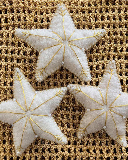 Luna-Leena sterhanger gebroken wit & goud - wolvilt - handgemaakt in Nepal