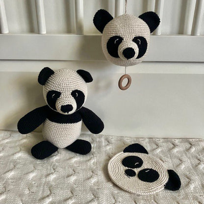 Luna-Leena speeldoos pandabeer muziekmobiel- zwart & wit - biologisch katoen - handgehaakt in Nepal