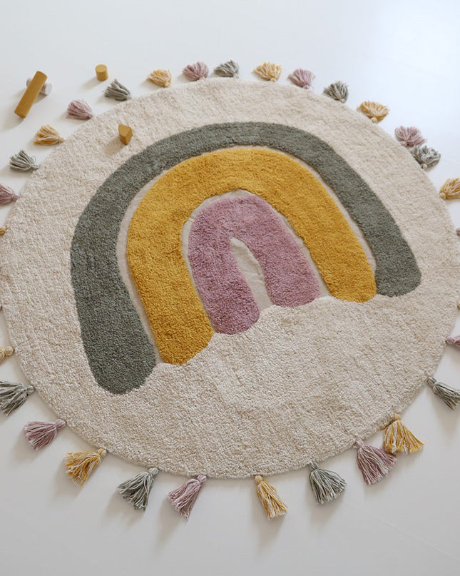 Rainbow Moss – Wasbaar katoenen vloerkleed voor kinderen met pompons in regenboogdesign