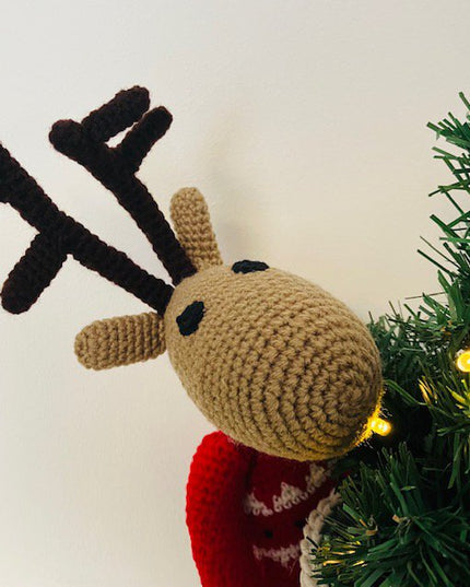 Luna-Leena rendier met coltrui rood - 100% zachte wol - handgehaakt in Nepal