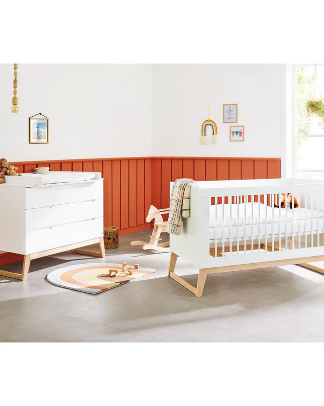 Startset 'Brug' breed
2 delen: ledikant, brede commode