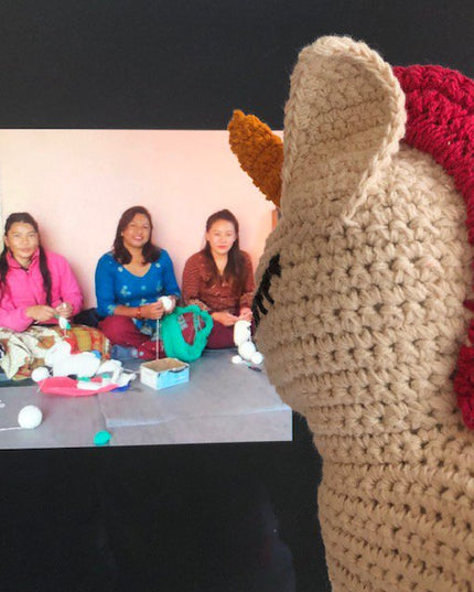 Luna-Leena eenhoornknuffel regenboog - biologisch katoen - handgehaakt in Nepal