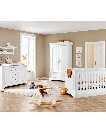 Startset 'Emilia' extra breed, incl. wandplank4 delen: ledikant, extra brede commode, 2-deurs kledingkast, wandplank