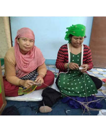 Luna-Leena rendier met coltrui blauw - 100% zachte wol - hand gehaakt in Nepal