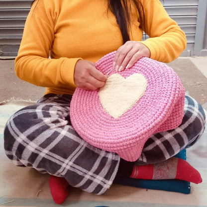 Luna -Leena kinderkruk met dekking hart roze - katoen en hout - hand gehaakte in nepal