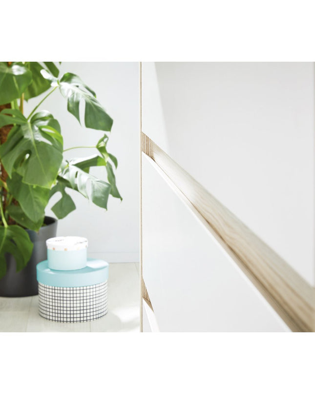 Startset 'Flow' breed
2 delen: ledikant, brede commode