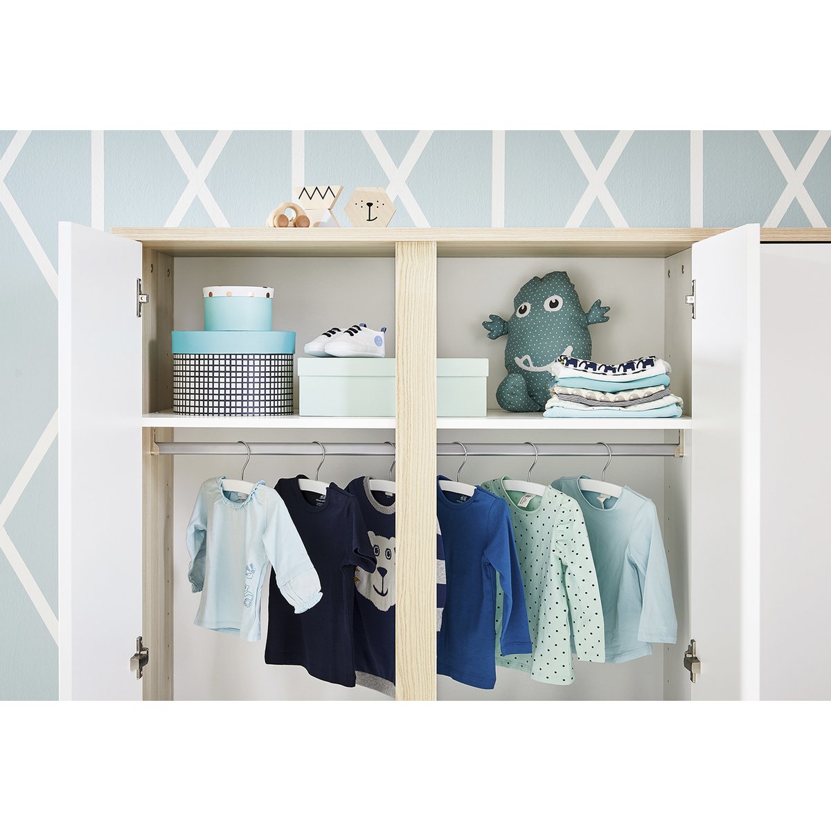 Startset 'Flow' breed groot3 delen: ledikant, brede commode, grote kledingkast