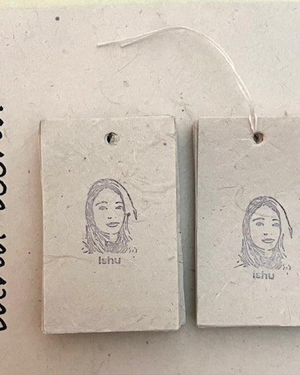 Luna -Leena haarspeldjes POM POM (set) - Zwart en gouden vlokken - Zachte wol - handgemaakt in Nepal