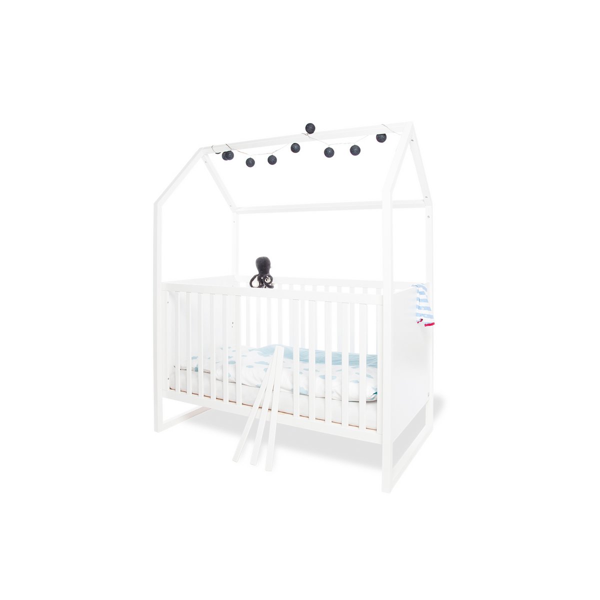 Startset 'Hilda & Pan' breed groot, wit, incl. wandplank4 delen: huisbed, brede commode, grote kledingkast, wandplank