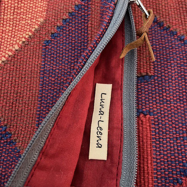 Luna-Leena toilettas logeertasje - rood - geweven Dhaka katoen - handgemaakt in Nepal