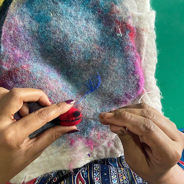 Luna -Leena haarspeldjes Ladybird (set) - rood - viltwol - handgemaakt in Nepal