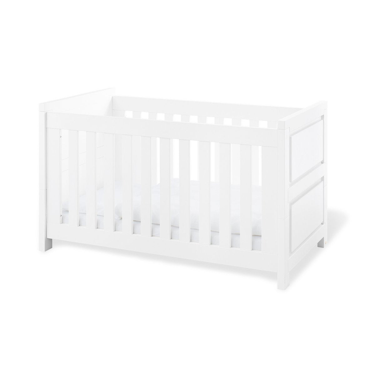 Startset 'Milk' extra breed groot, incl. wandplank4 delen: ledikant, extra brede commode, grote kledingkast, wandplank
