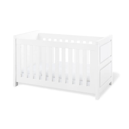 Startset 'Milk' extra breed groot, incl. wandplank4 delen: ledikant, extra brede commode, grote kledingkast, wandplank