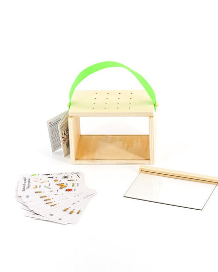 Houten insectenhuis met kaart