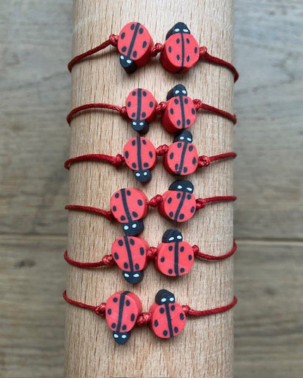 Luna-Leena kinderarmband lieveheersbeestje rood - handgemaakt in Nepal