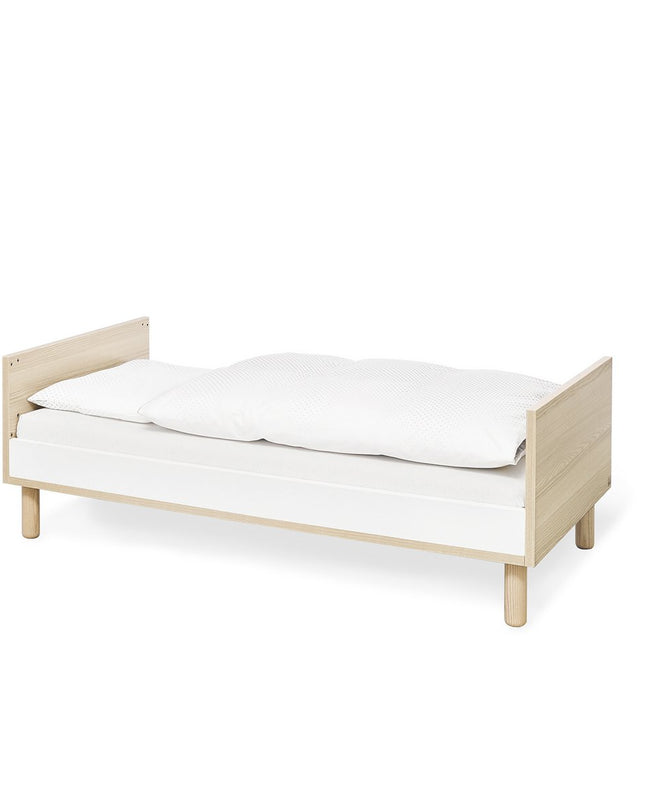 Startset 'Flow' breed
2 delen: ledikant, brede commode
