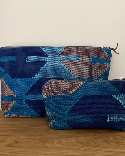 Luna-Leena toilettas klein - blauw - geweven Dhaka katoen - handgemaakt in Nepal