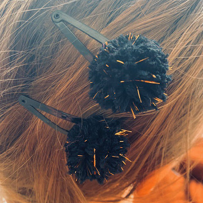 Luna -Leena haarspeldjes POM POM (set) - Zwart en gouden vlokken - Zachte wol - handgemaakt in Nepal